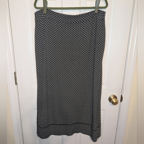 J. Jill Wearever Collection Women's Large Long Skirt Black White Rayon Lycra - Picture 2 of 7